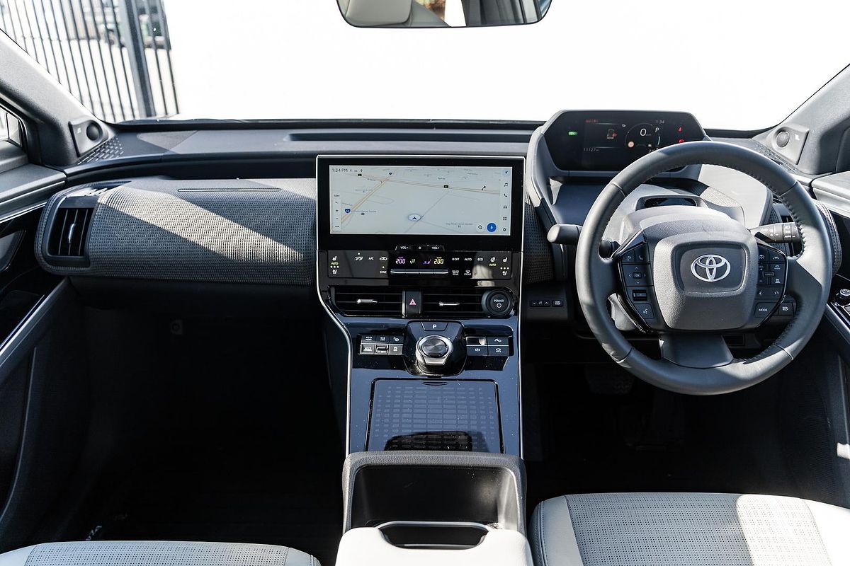 2024 Toyota bZ4X YEAM15R
