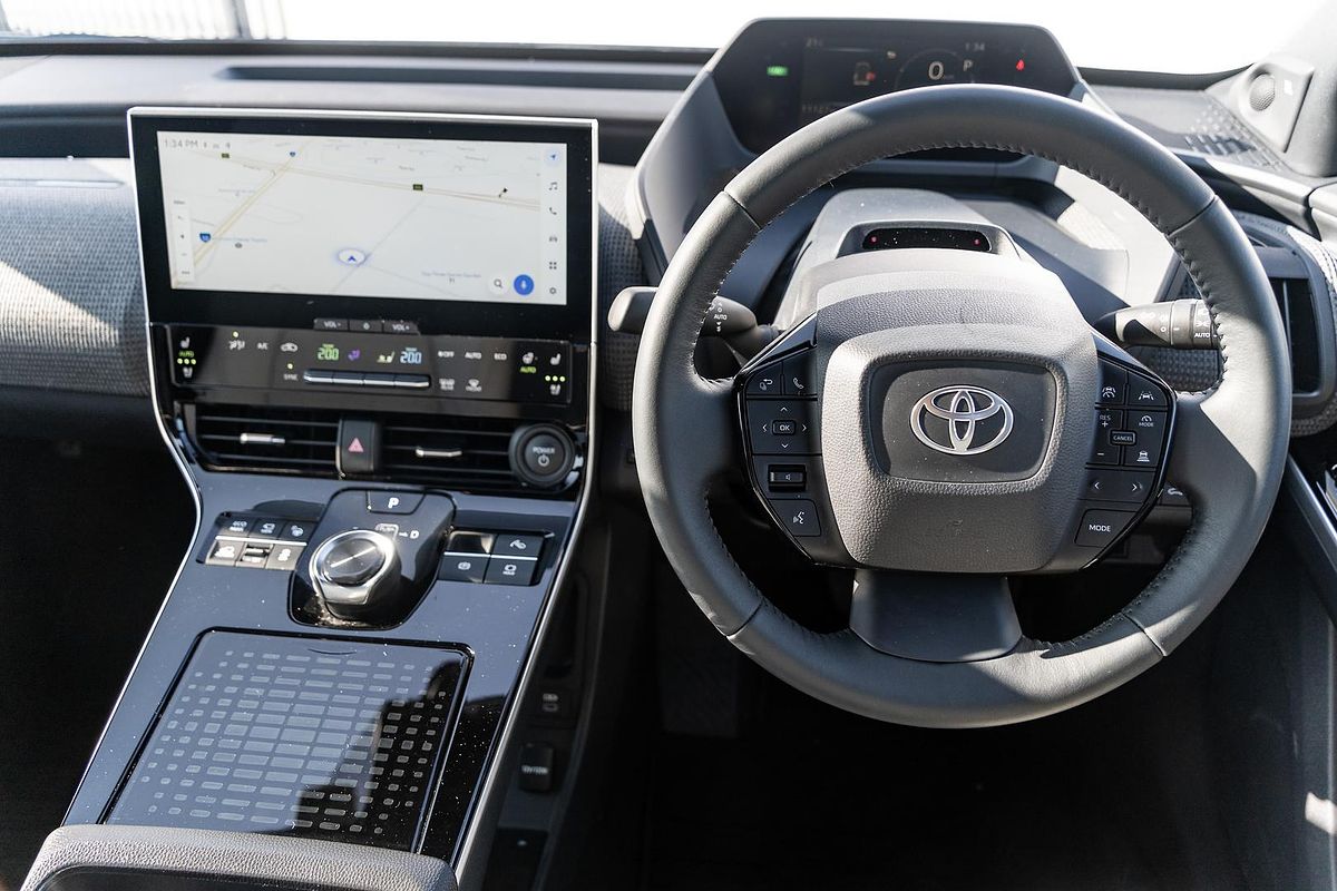 2024 Toyota bZ4X YEAM15R