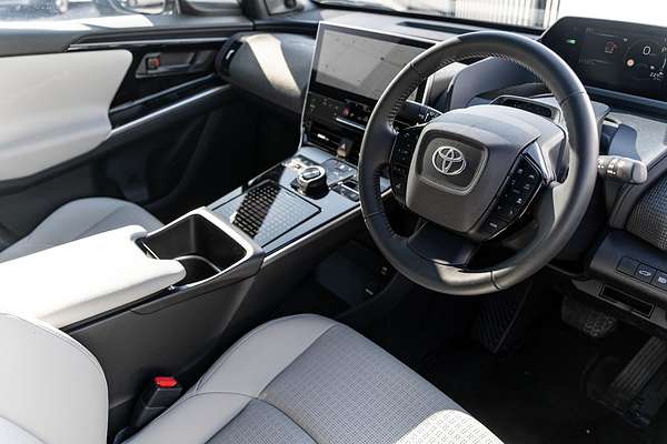 2024 Toyota bZ4X YEAM15R