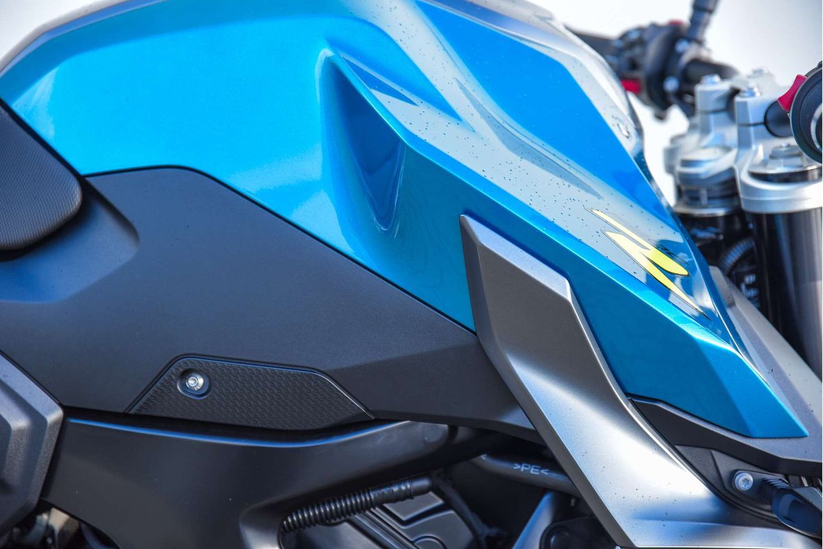 2025 BMW F 900 R F 900