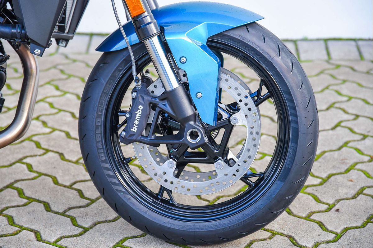 2025 BMW F 900 R F 900