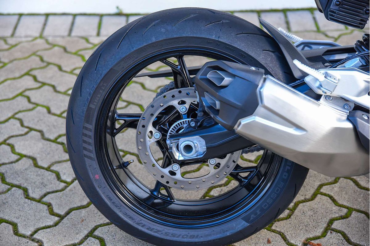 2025 BMW F 900 R F 900