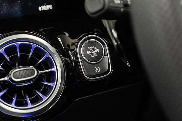 2025 Mercedes-Benz GLA-Class GLA200 H247