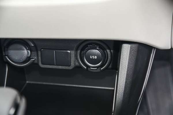 2025 Suzuki Swift Hybrid UZ