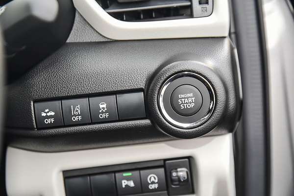 2025 Suzuki Swift Hybrid UZ