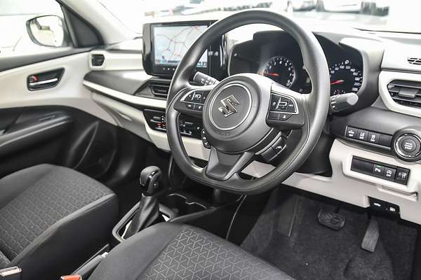 2025 Suzuki Swift Hybrid UZ