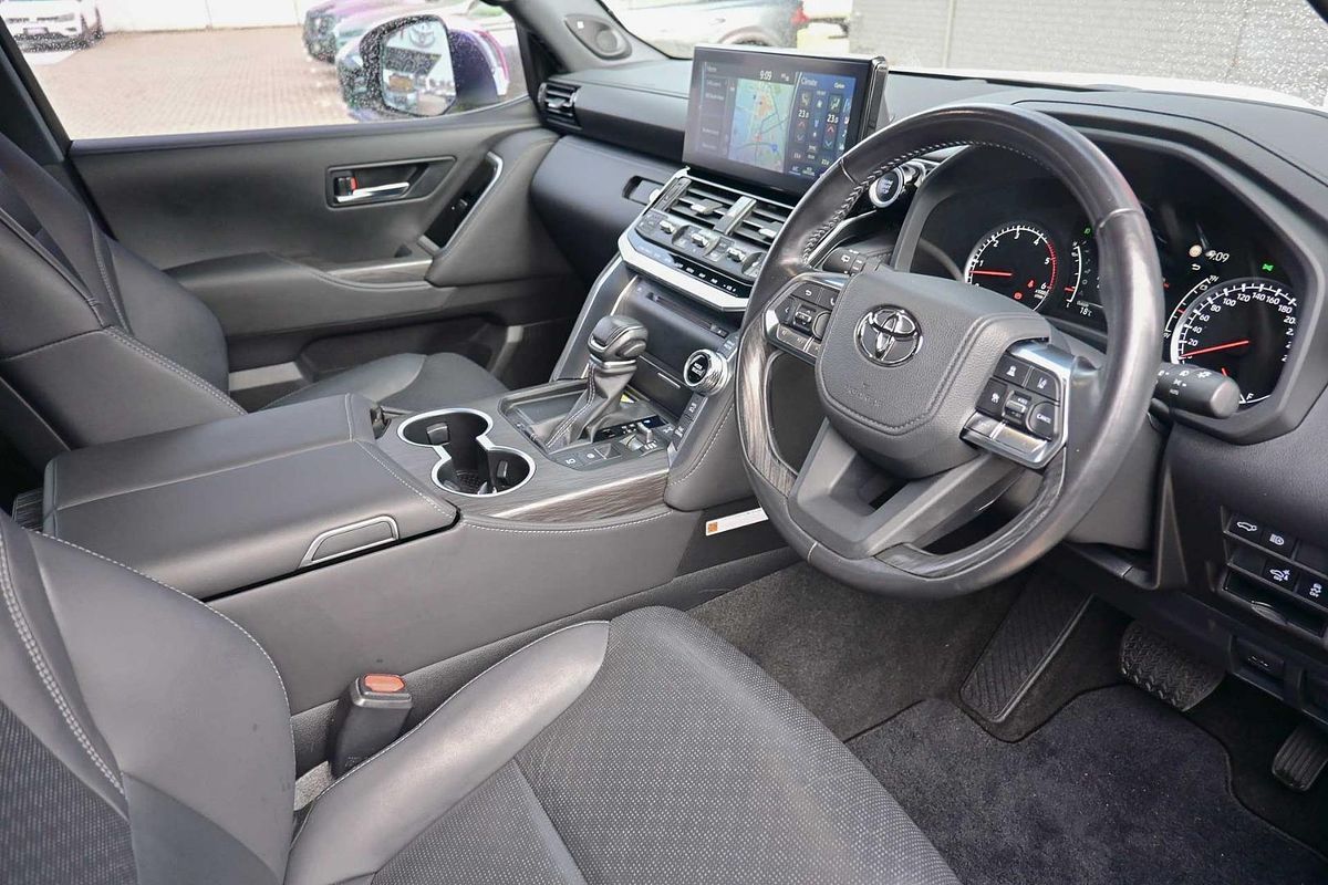 2022 Toyota Landcruiser Sahara ZX FJA300R