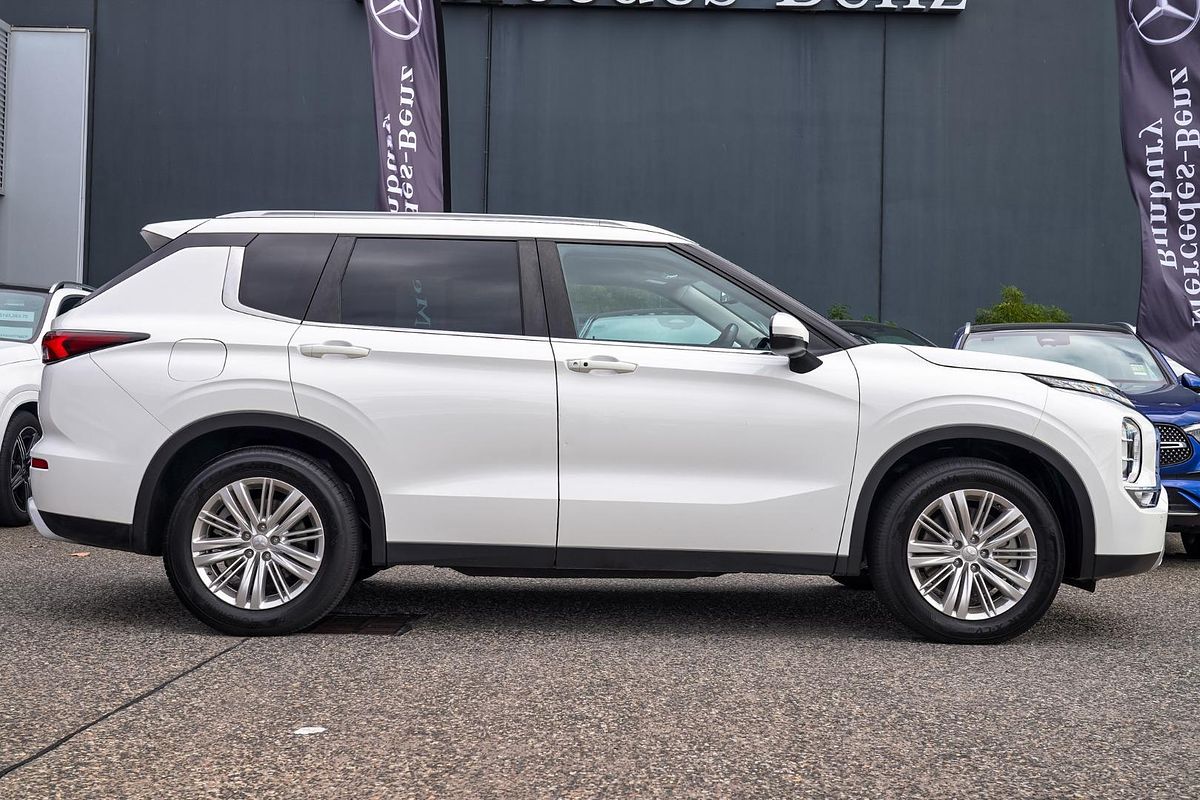 2022 Mitsubishi Outlander LS ZM