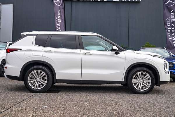 2022 Mitsubishi Outlander LS ZM