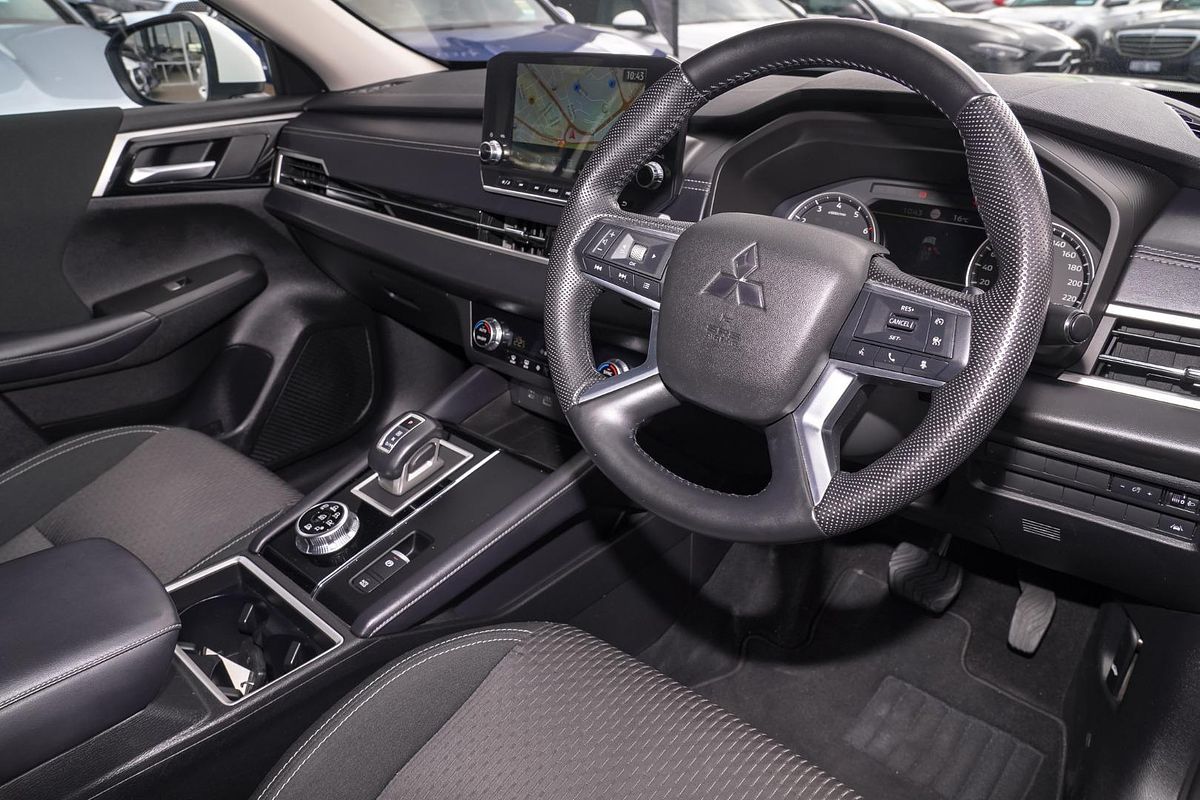 2022 Mitsubishi Outlander LS ZM