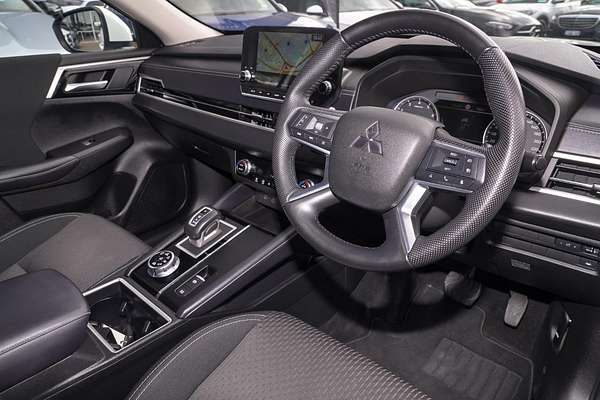 2022 Mitsubishi Outlander LS ZM