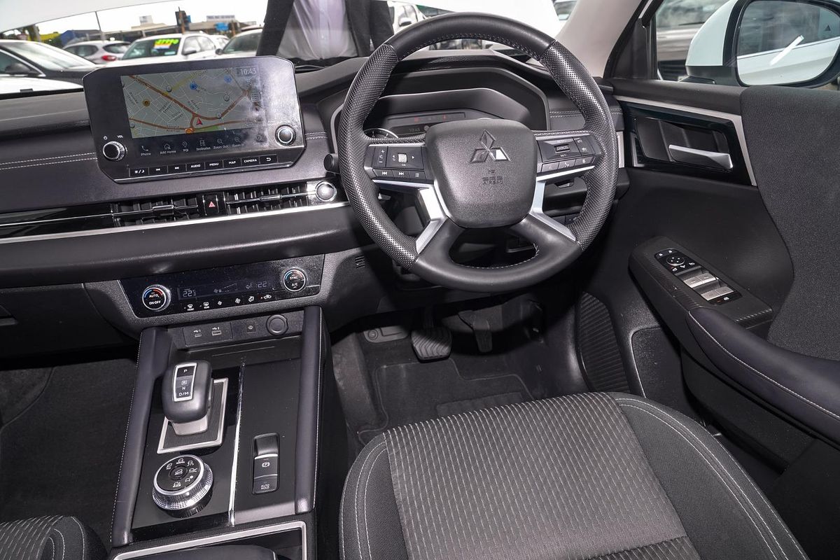 2022 Mitsubishi Outlander LS ZM