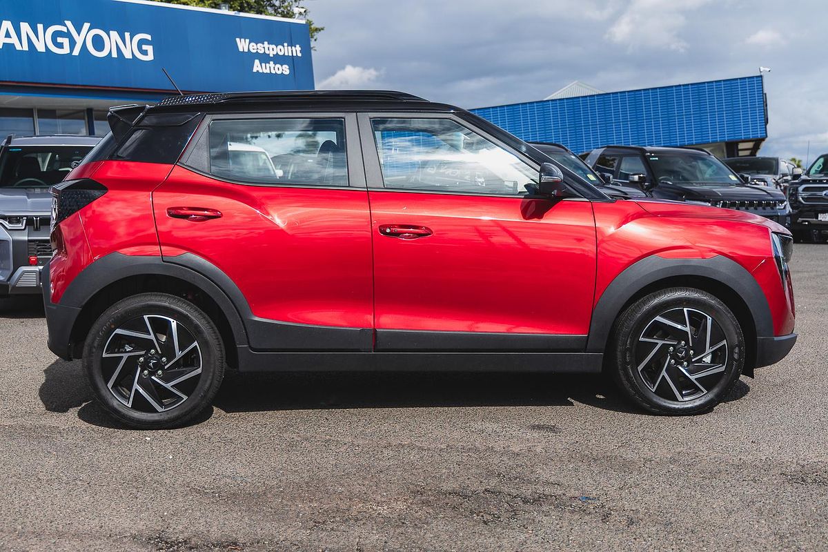 2025 Mahindra XUV3XO AX7L