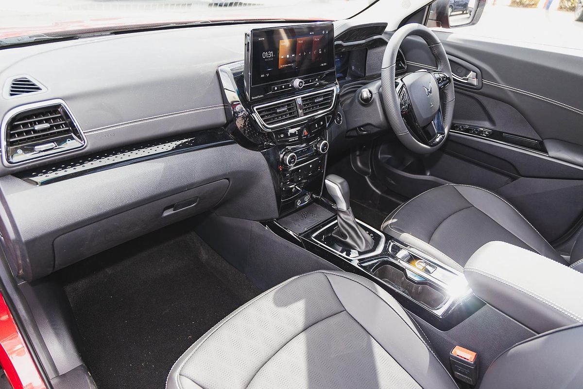 2025 Mahindra XUV3XO AX7L