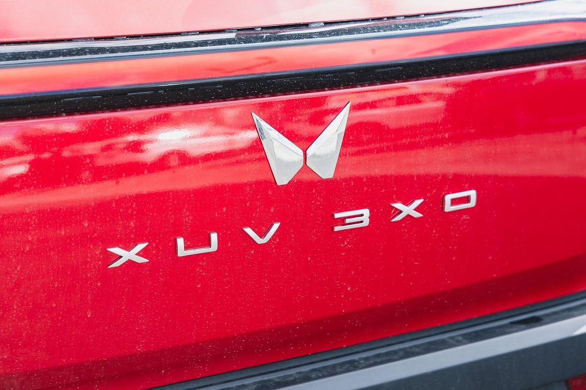 2025 Mahindra XUV3XO AX7L