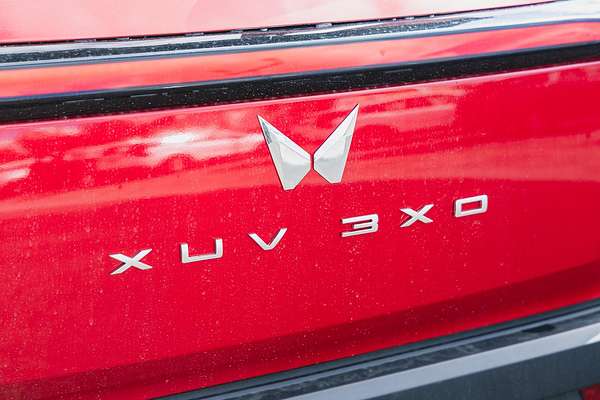 2025 Mahindra XUV3XO AX7L