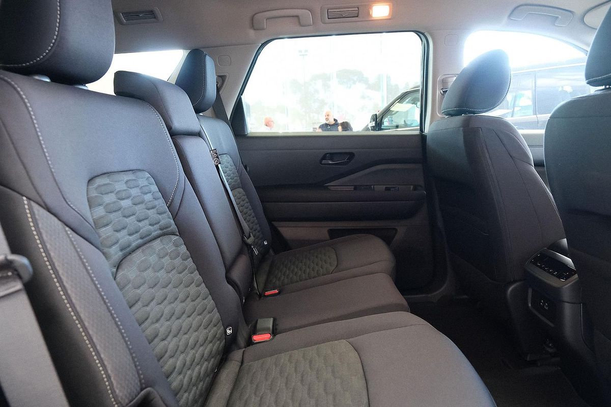 2024 Nissan Pathfinder ST-L R53