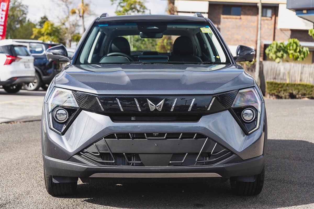 2025 Mahindra XUV3XO AX7L
