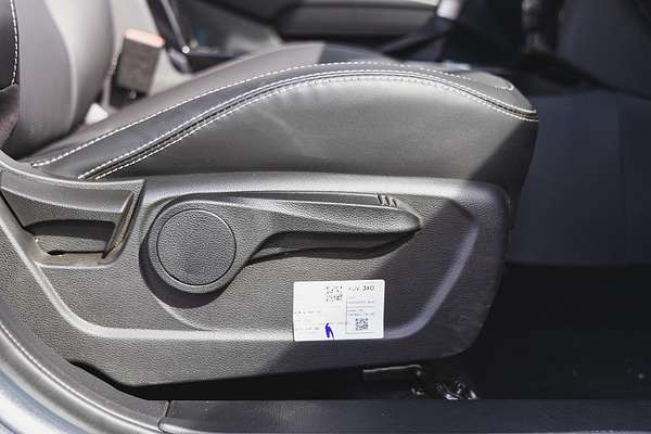 2025 Mahindra XUV3XO AX7L