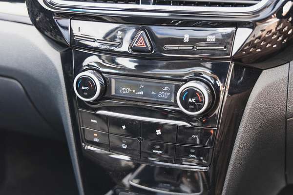 2025 Mahindra XUV3XO AX7L