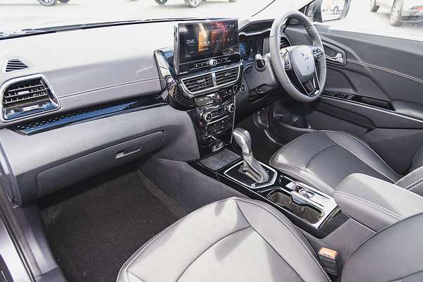 2025 Mahindra XUV3XO AX7L