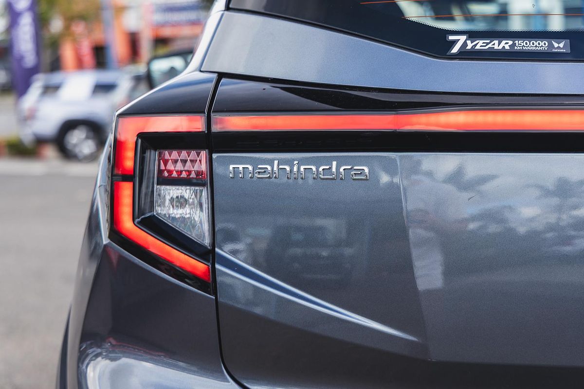 2025 Mahindra XUV3XO AX7L