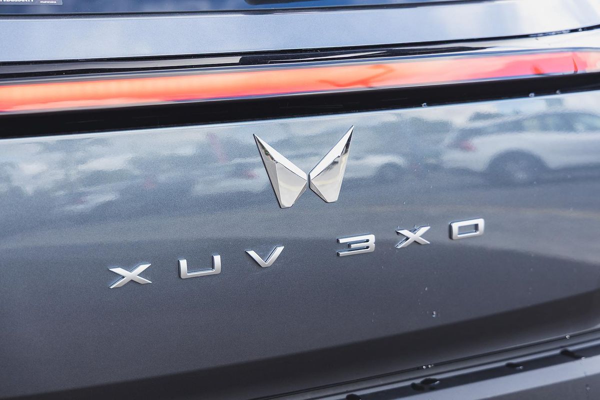 2025 Mahindra XUV3XO AX7L