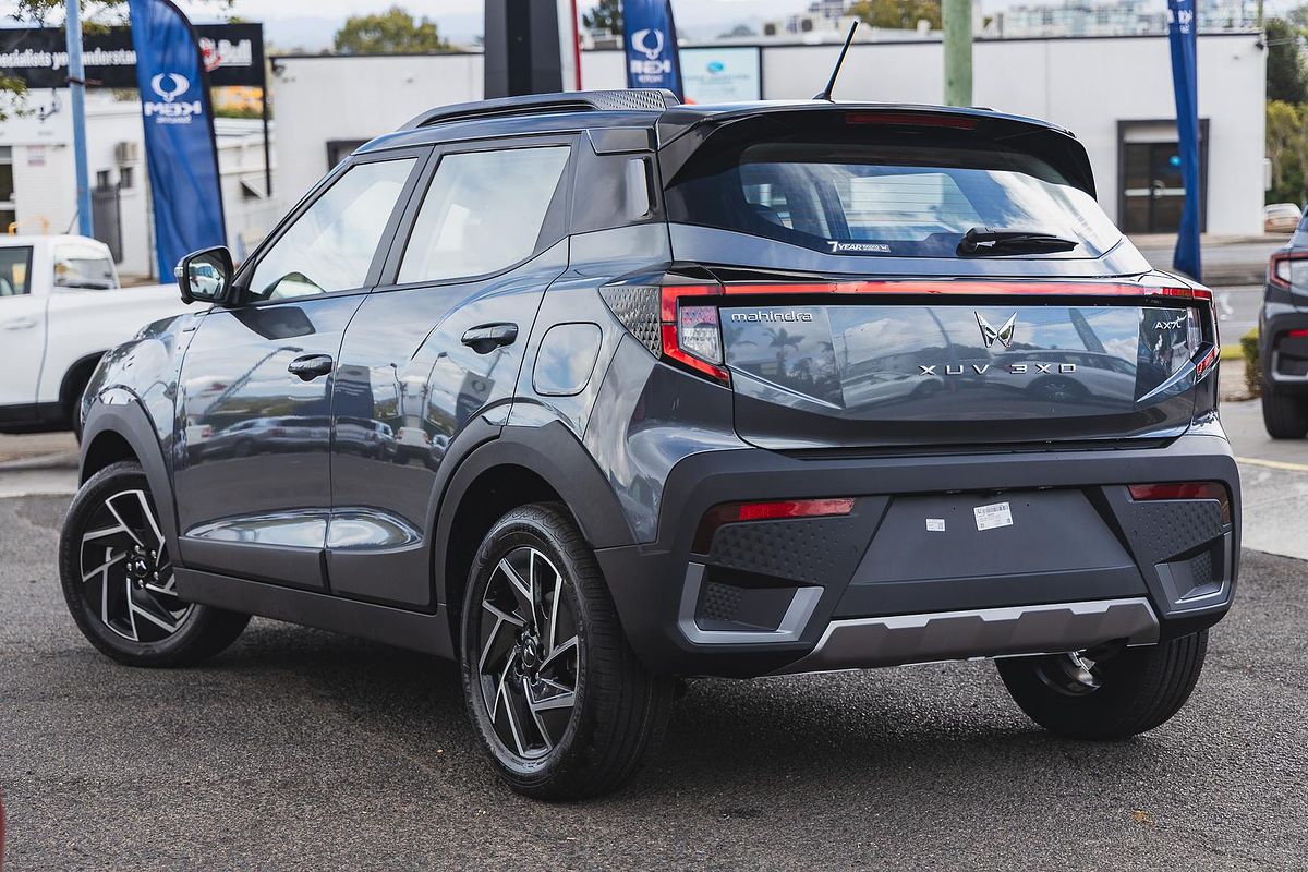 2025 Mahindra XUV3XO AX7L