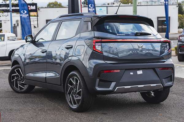 2025 Mahindra XUV3XO AX7L
