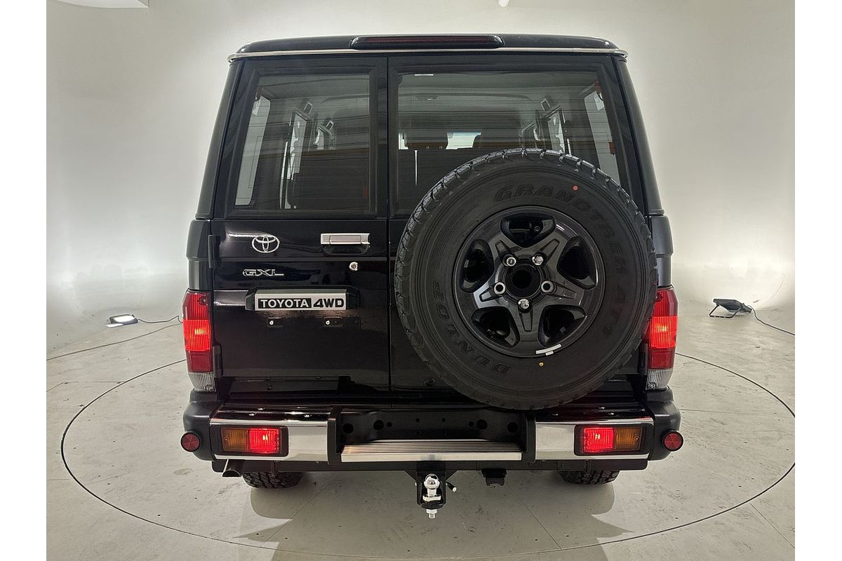 2025 Toyota Landcruiser GXL GDJL76R