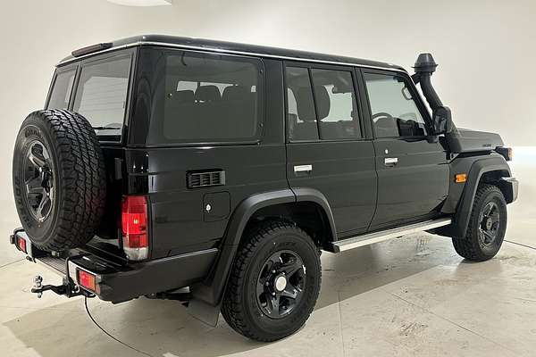 2025 Toyota Landcruiser GXL GDJL76R