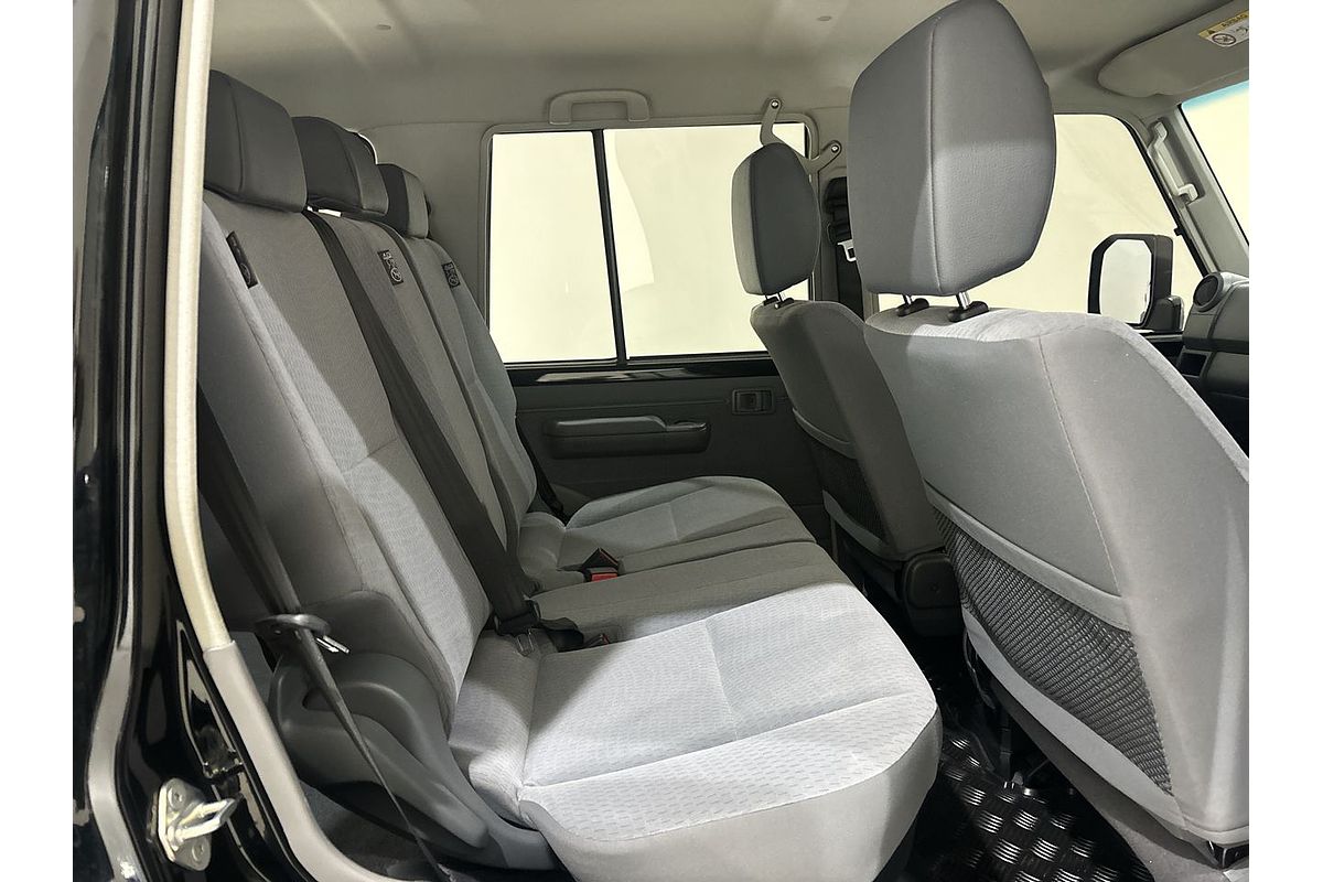 2025 Toyota Landcruiser GXL GDJL76R