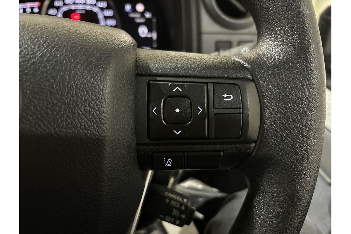2025 Toyota Landcruiser GXL GDJL76R
