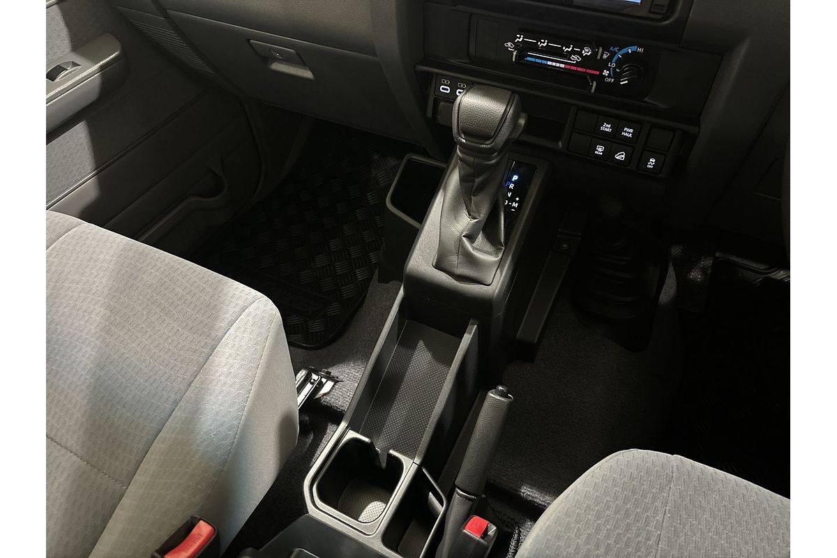 2025 Toyota Landcruiser GXL GDJL76R