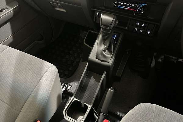 2025 Toyota Landcruiser GXL GDJL76R