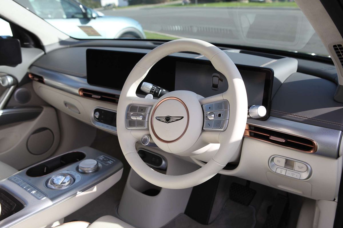 2023 Genesis GV60 AWD JW.V2
