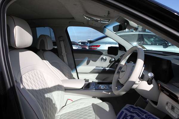 2023 Genesis GV60 AWD JW.V2