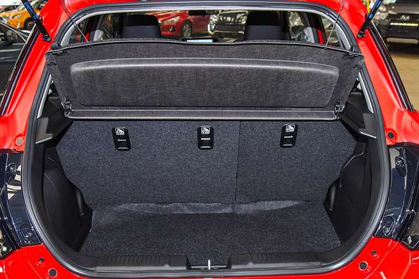 2025 Suzuki Swift Hybrid UZ