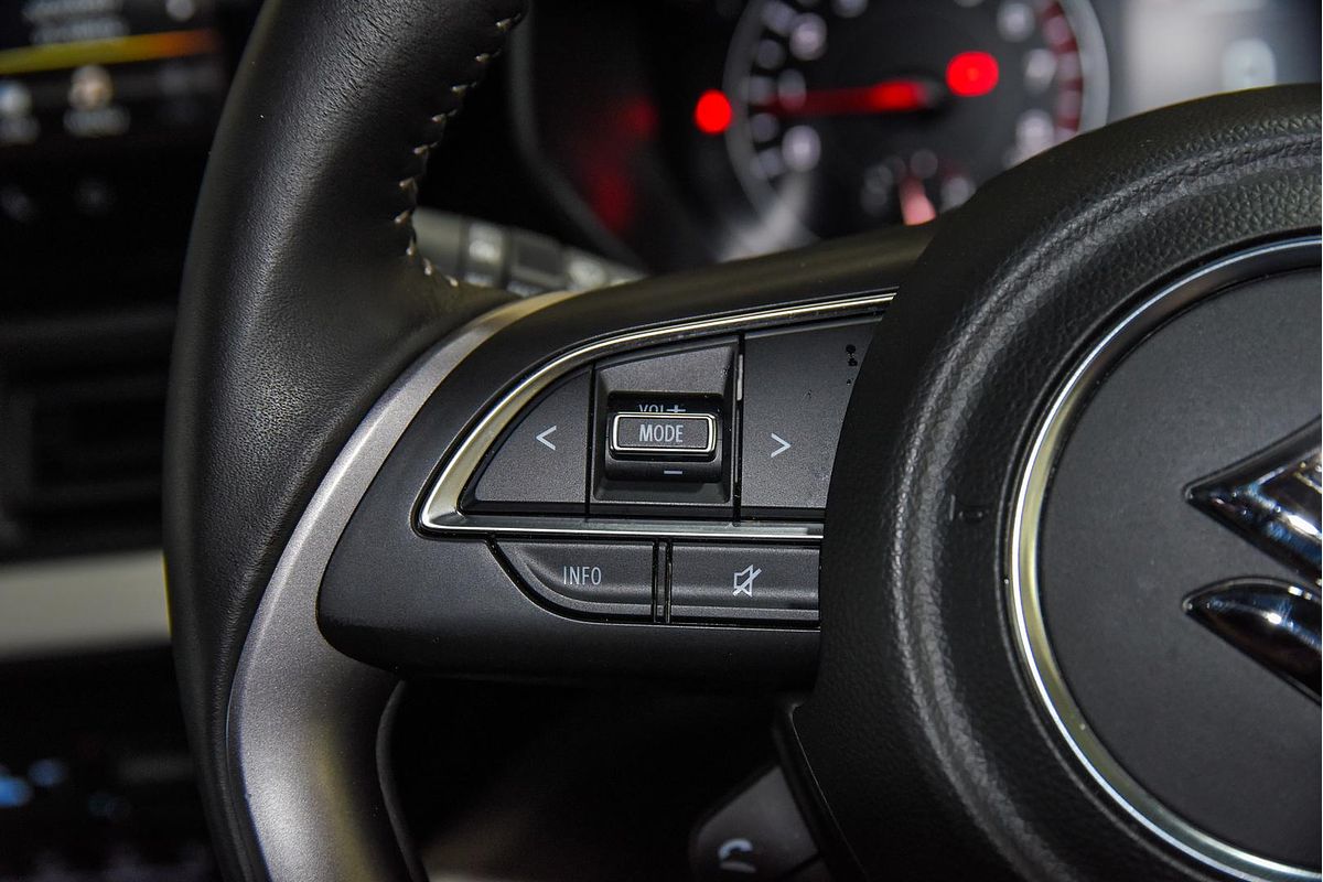 2024 Suzuki Swift Hybrid Plus UZ