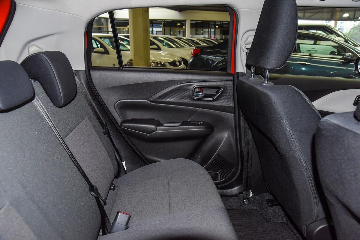2024 Suzuki Swift Hybrid Plus UZ