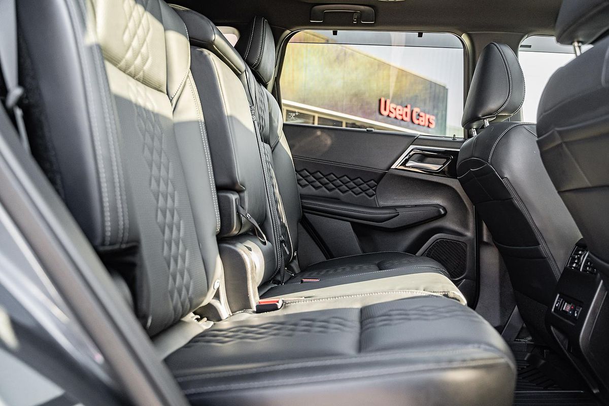2024 Mitsubishi Outlander PHEV GSR ZM