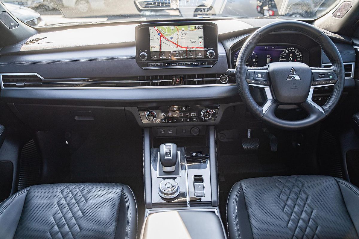 2024 Mitsubishi Outlander PHEV GSR ZM