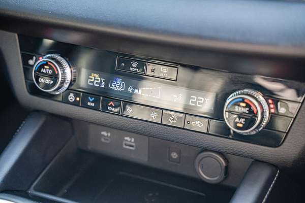 2024 Mitsubishi Outlander PHEV GSR ZM