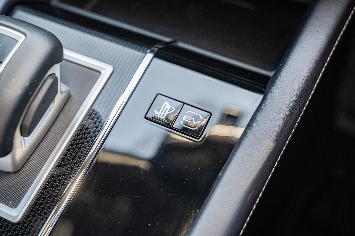 2024 Mitsubishi Outlander PHEV GSR ZM
