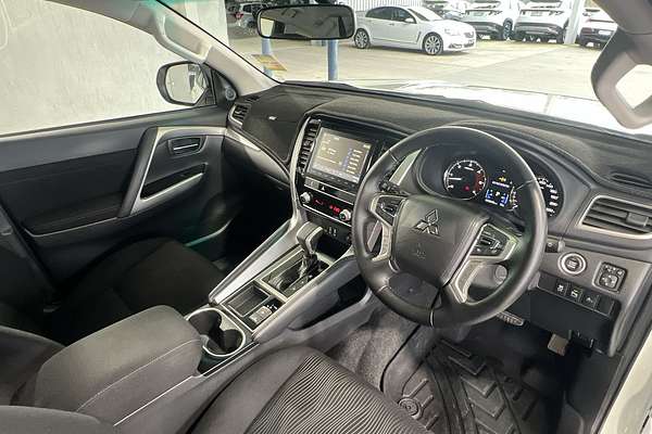 2022 Mitsubishi Pajero Sport GLX QF