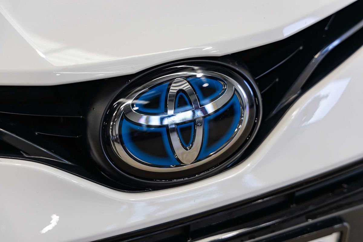 2023 Toyota Camry Ascent AXVH70R