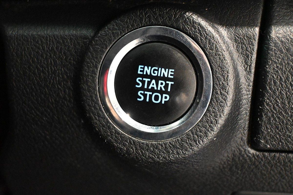 2020 Toyota Hilux SR5 GUN126R 4X4
