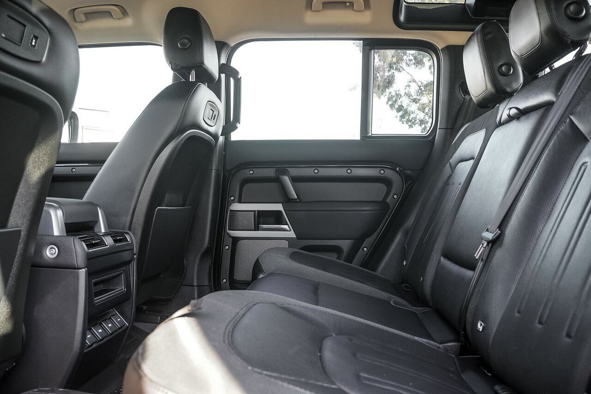 2020 Land Rover Defender 110 D240 S L663