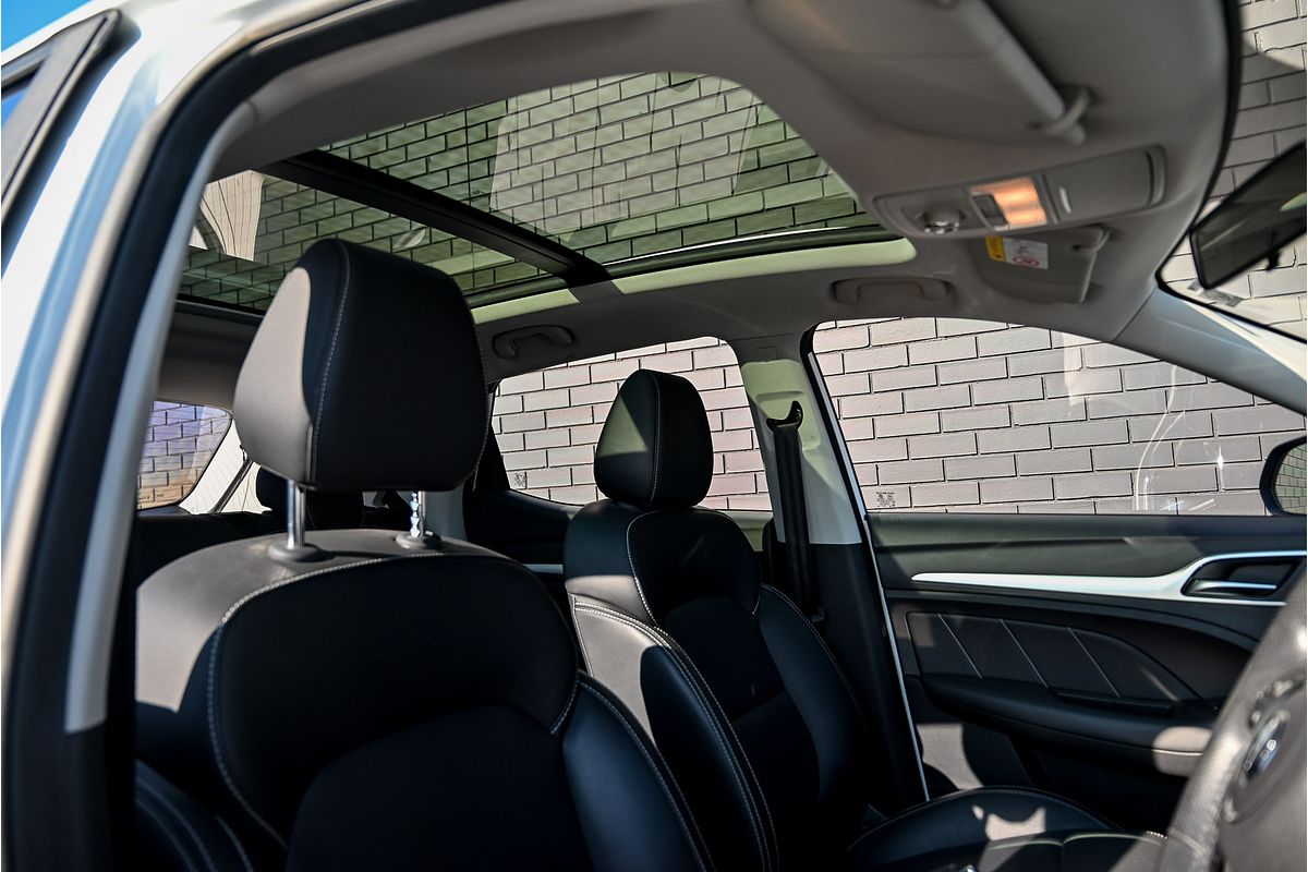 2021 MG ZS Essence AZS1
