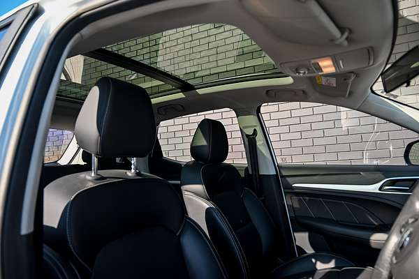 2021 MG ZS Essence AZS1